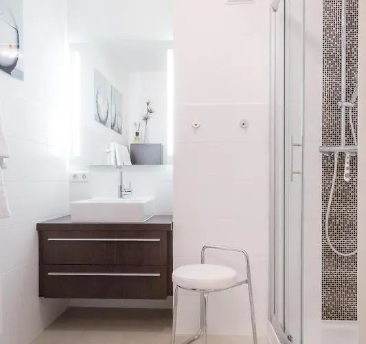 F35b 17 Seaside 17 Apartment